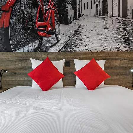 Velotel Отель