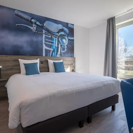 Velotel Hotel 4*