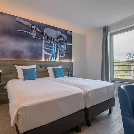 Velotel 4*